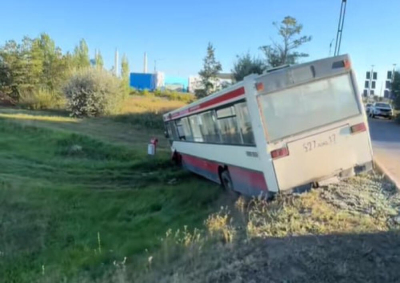 Астанадағы автобус апаты: 14 адам ауруханаға жеткізілді