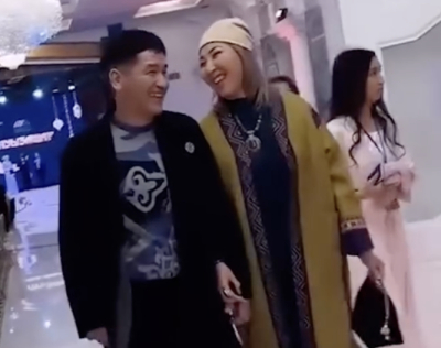 «Осындай жұптарды дәріптеу керек»: Көпшілік Жеңіс Ысқақованың күйеуіне деген махаббатына тәнті болды (ВИДЕО)