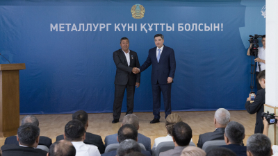 Премьер-министр кәсіби мерекесіне орай металлургтерге Президент атынан мемлекеттік наградалар табыс етті