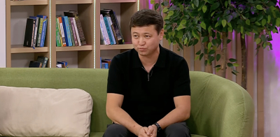 «Халықты аяймын»: Белгілі асаба қазаққа той жасаудың түк те керегі жоқ екенін айтты (ВИДЕО)