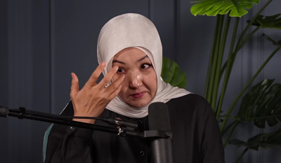 &laquo;Бірінші күйеуім ұрып-соқты&raquo;: Индира Расылхан жеке өмірінен сыр шертіп, жылап қалды (ВИДЕО)