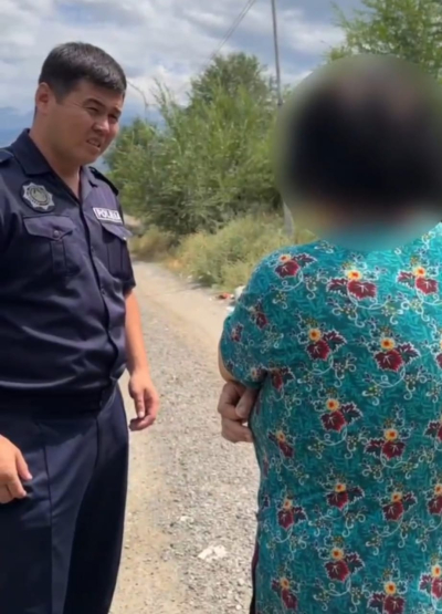 Қарасай ауданында полиция әйелді ажалдан аман алып қалды