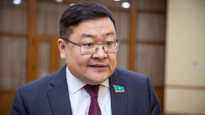 Айдос Сарым: «Мемлекеттің әрқашан екі оғы артық»