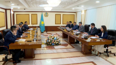 Олжас Бектенов ICBC басшысы Лю Цзюньмен кездесті