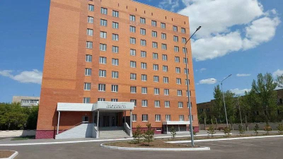 Қарағандыда Үндістан студенті жатақхана терезесінен құлап, көз жұмды