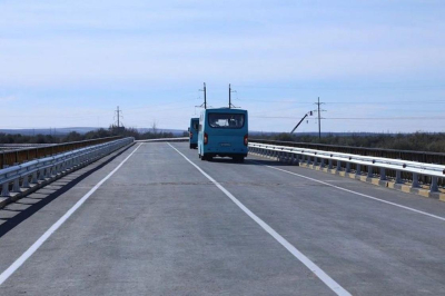 Теміртауға дейінгі жол үш есеге қысқарды: Қарағандыда Нұра өзені арқылы өтетін жаңа көпір ашылды