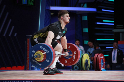 Әлем чемпионы Артем Антропов жаңа рекордпен топ жарды