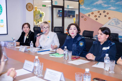 "Заң және тәртіп": Астанада жасөспірімдерге қатысты зорлық-зомбылықтың алдын алу мәселесі талқыланды