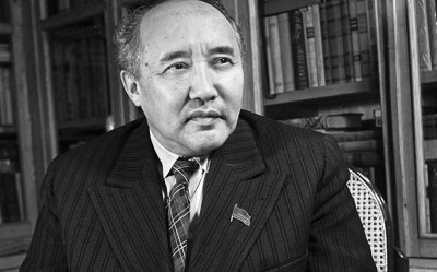 Ұлы Әуезовтің қырғыздарға жасаған көмегі...