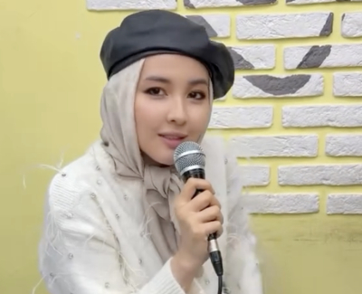 &laquo;Дауысы ерекше, жағымды&raquo;: Айдана Меденова қайта ән айта бастады (ВИДЕО)