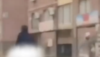 Атырауда жалаңаш жүрген ер адам ұсталды