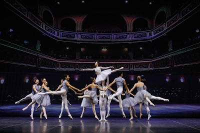 Almaty Theatre сахнасында &quot;Балет нені жасырды&quot; қойылымының премьерасы өтті