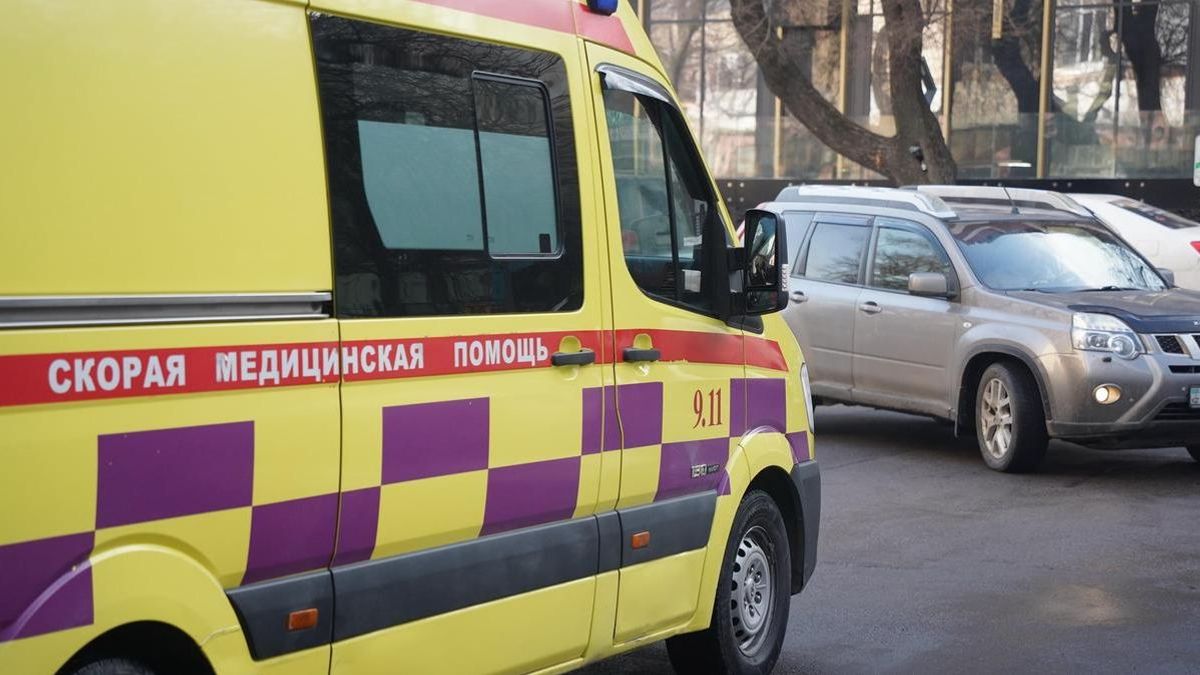 “Ұлым бірнеше рет есінен танған”: Ақтаудағы мектепте оқушылар төбелесі видеоға түсіп қалды