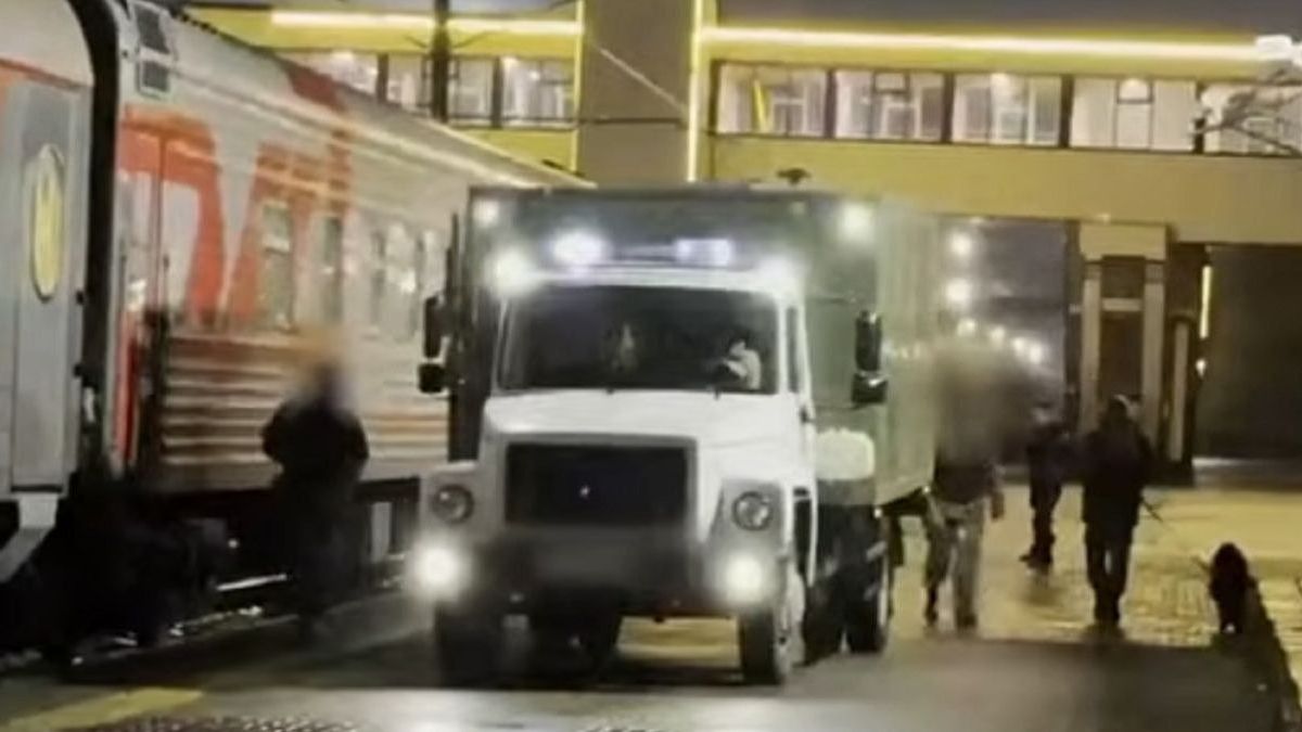 Екі адам қайтыс болды: ҰҚТ-ны басқарды деген күдікті Қазақстанға жеткізілді (видео)