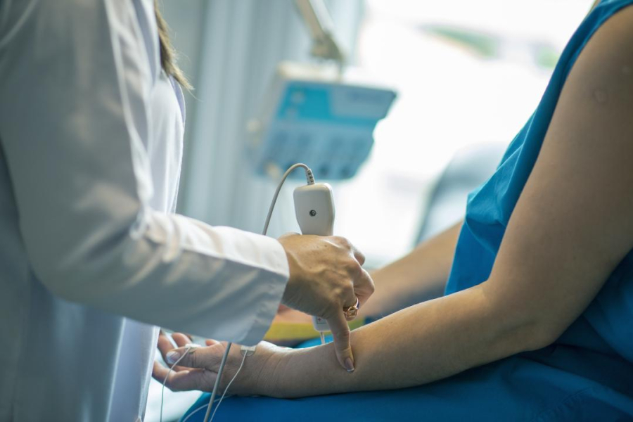Алматыдағы медициналық мекеме науқастардың денсаулығына қауіп төндіретін құрылғыларды пайдаланған